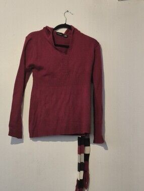 Sweater medium scarf and hoodie.